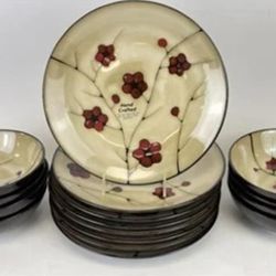 16 Piece Pfaltzgraff Aster Stoneware Bowls & Plates