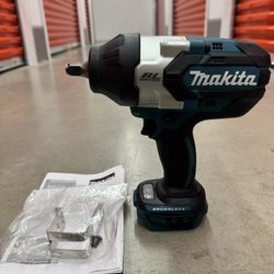 Makita XWT08z 18V LXT Lithium-Ion Brushless Cordless High Torque 1/2 in. 3-Speed Drive Impact Wrench
