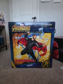 Marvel thor diamond select avengers infinity war statue