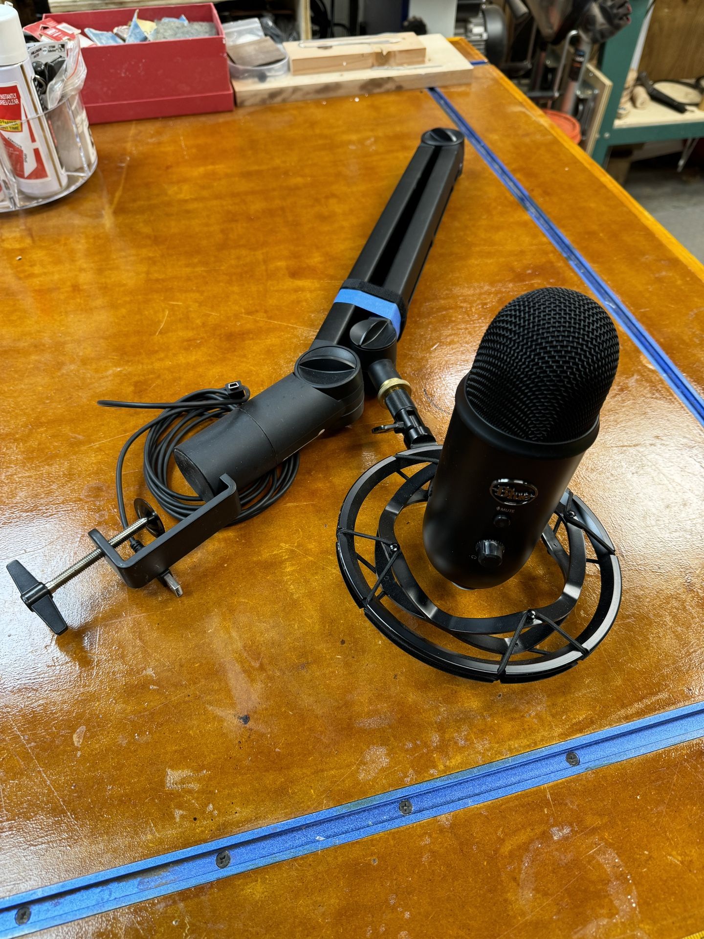 Blue Yeti Microphone W/ Boom Arm