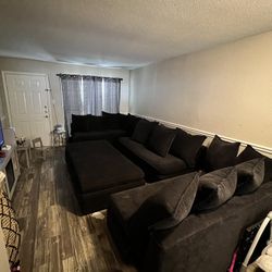 U Sectional With Ottoman 