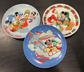 Disney Mickey Mouse Holiday Plates