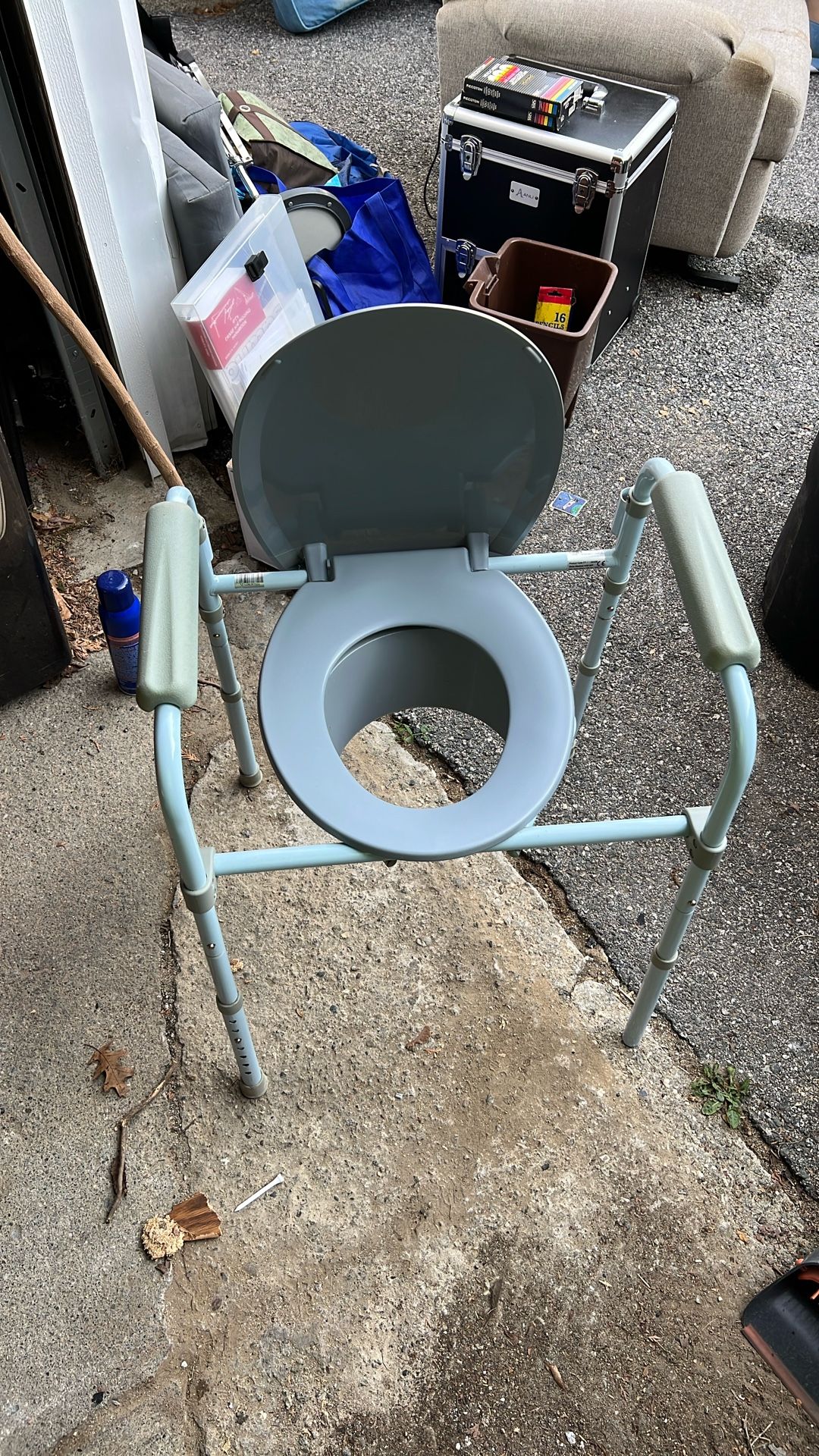 Commode For SALE!!! $15