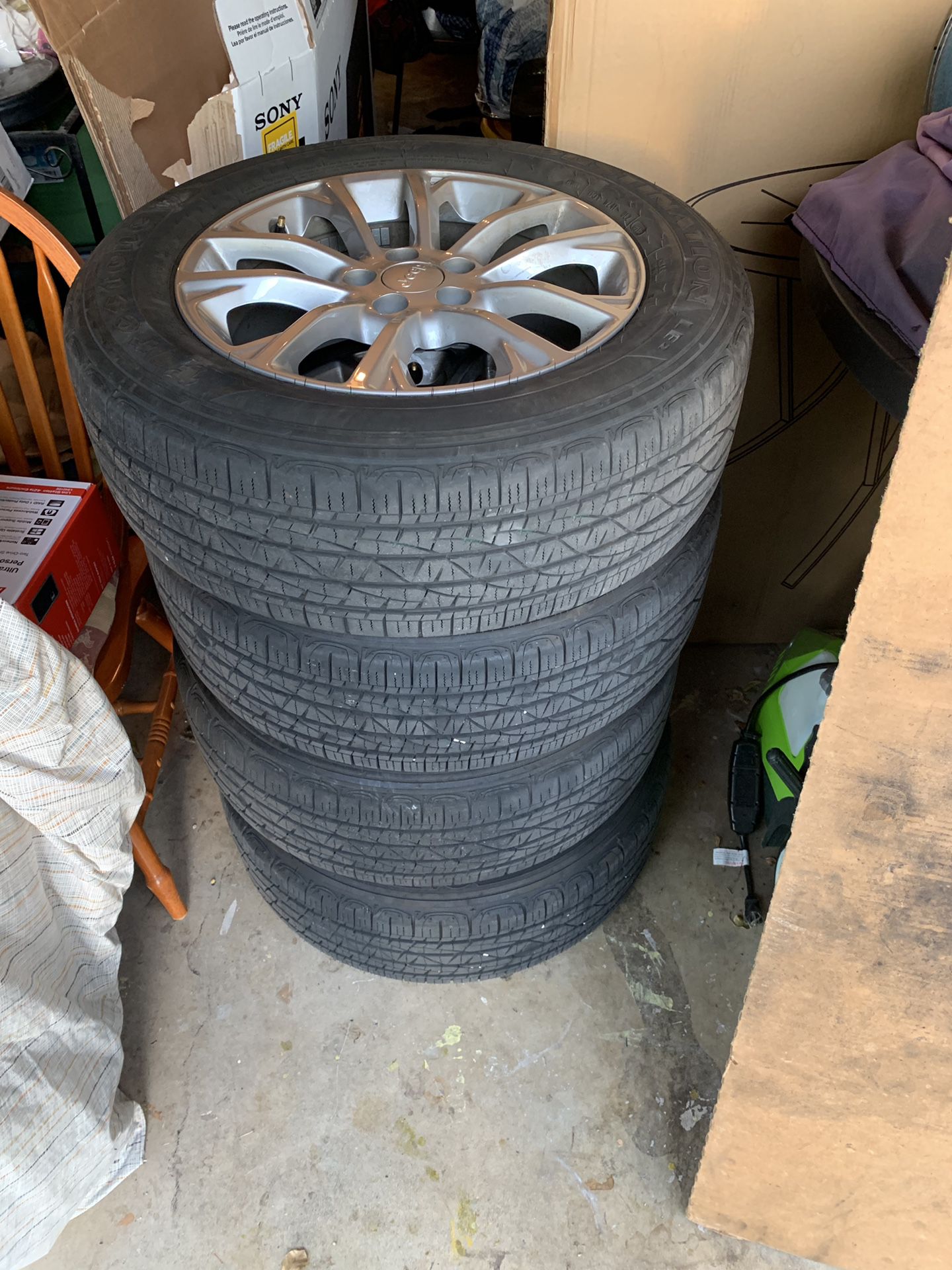Jeep Rims and Tires from 2019 Jeep Cherokee