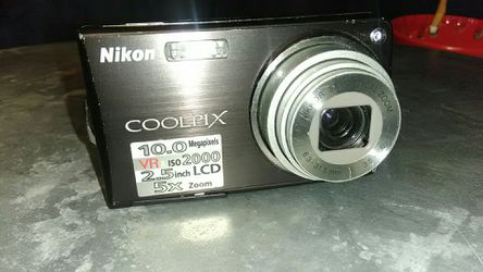 Nikon S550