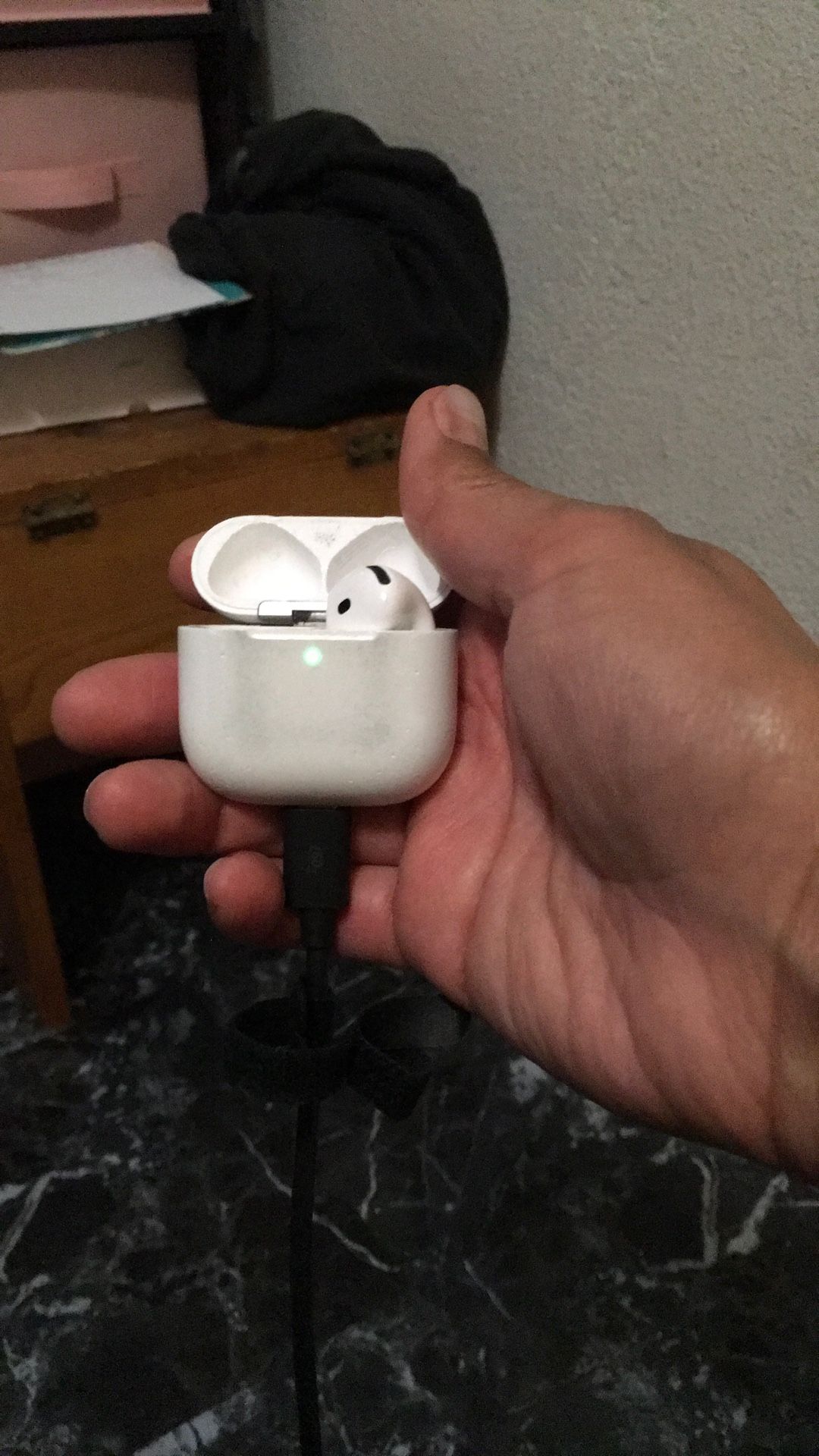 Right Apple Airpod With Case