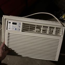 Window AC Unit 