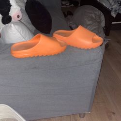 Yeezy Slides Enflames (Sz 10)