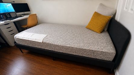 Queen Bed + Mattress IKEA – Like New (Guest Room Only)