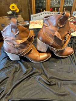 “UNLEASHED” Boots! Brown Leather Block Heel Mules