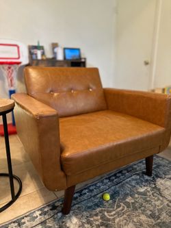 Faux Leather Accent Chair – Comfortable & Sturdy