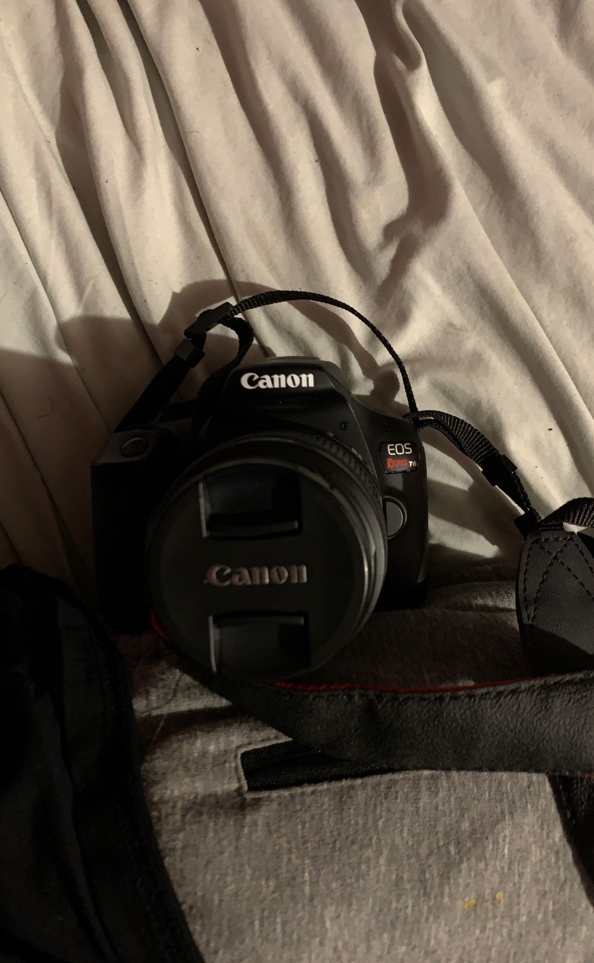 Canon t6, with lens, lens cap, sd card and charger