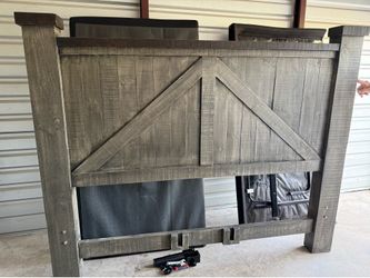 King Size Farmhouse Gray Headboard – Excellent Condition