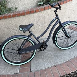 Like new 26 inch beach cruiser in great condition
