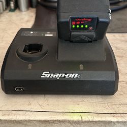 snap on charger and  18v 5ah battery