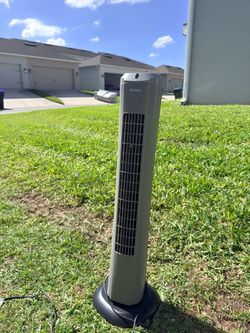 Holmes 33.5” Oscillating Tower Fan