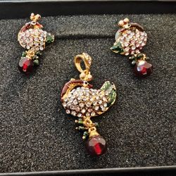 Pendant Set With Earrings 