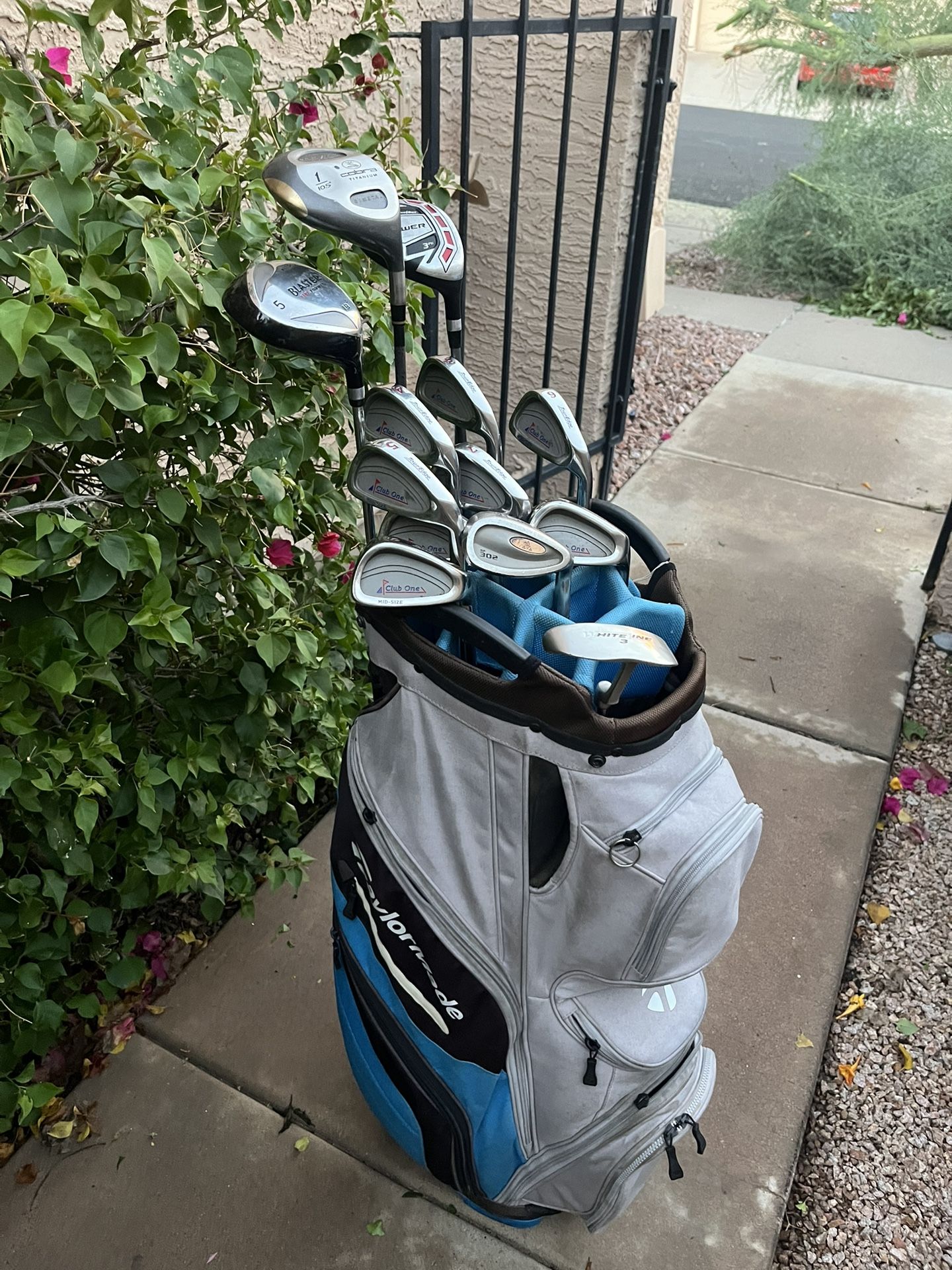 Men’s Golf Clubs With A TaylorMade Bag