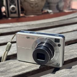 Vintage Sony Cybershot Y2K Digicam 