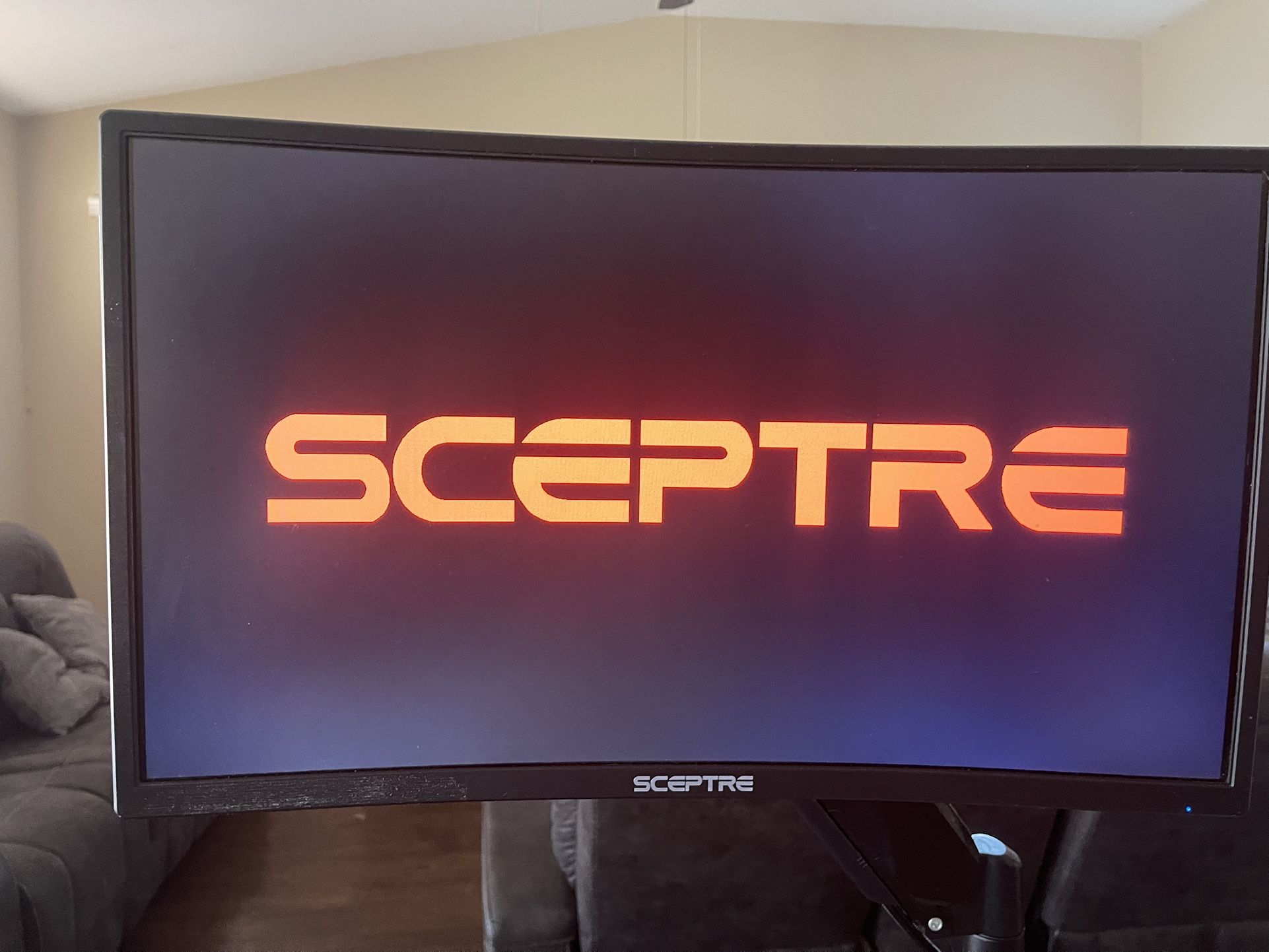 Gaming Monitor Concave