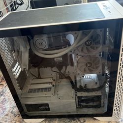 S100 thermaltake case, 5600x ryzen CPU, 600w power unit, air to water cooler