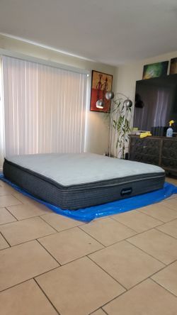 KING SIZE BEAUTYREST PILLOWTOP MATTRESS FOR SALE! IN GREAT CONDITION, FREE DELIVERY