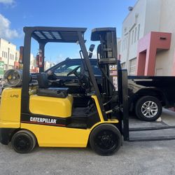 Caterpillar Forklift GC25k 5000lb