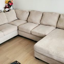 Beige/ Cream Sectional. Full Size Couch With Removable Cushion Covers!!