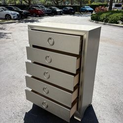 BEDROOM CHEST SOLID WOOD WITH 5 DRAWERS GOLDEN COLOR IN EXCELLENT CONDITION BY COASTER FURNITURE