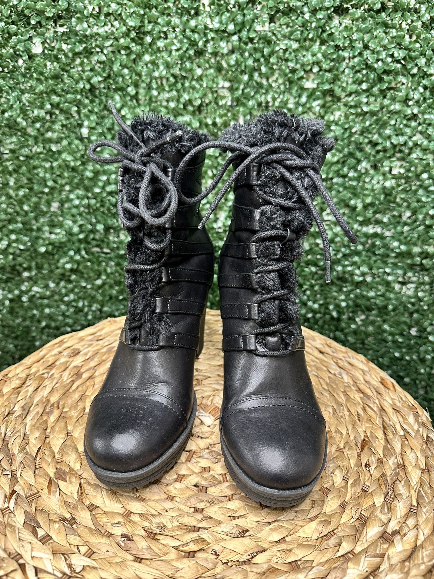 Black Boots With Faux Fur 8.5