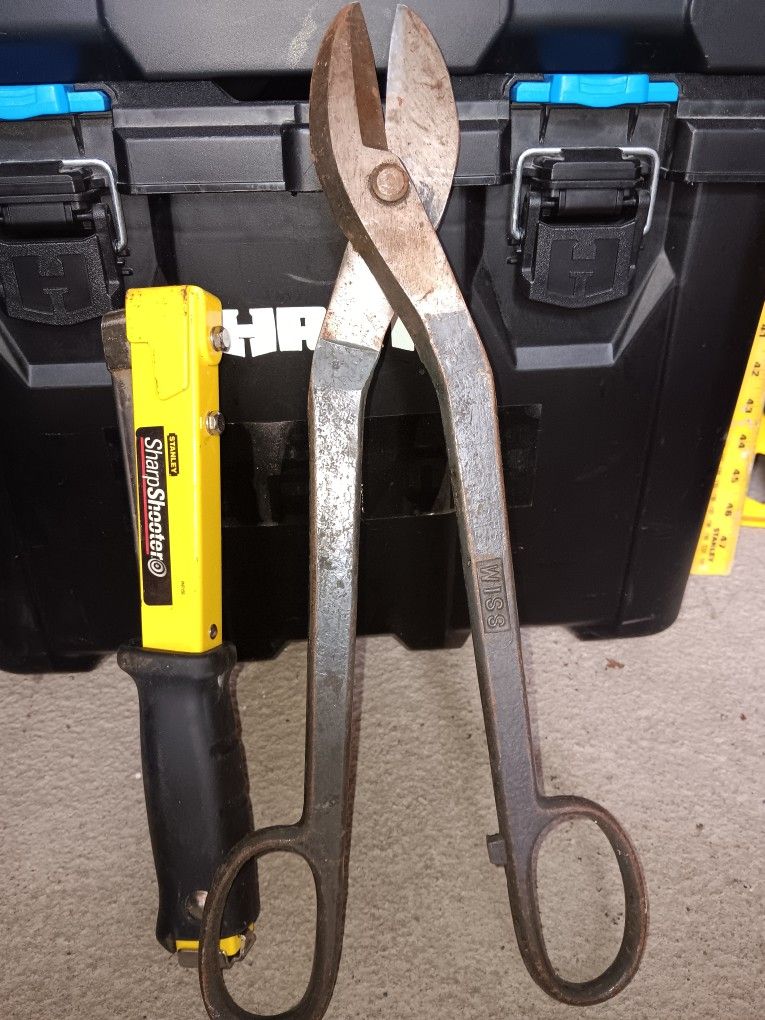 Tack Hammer / Snips