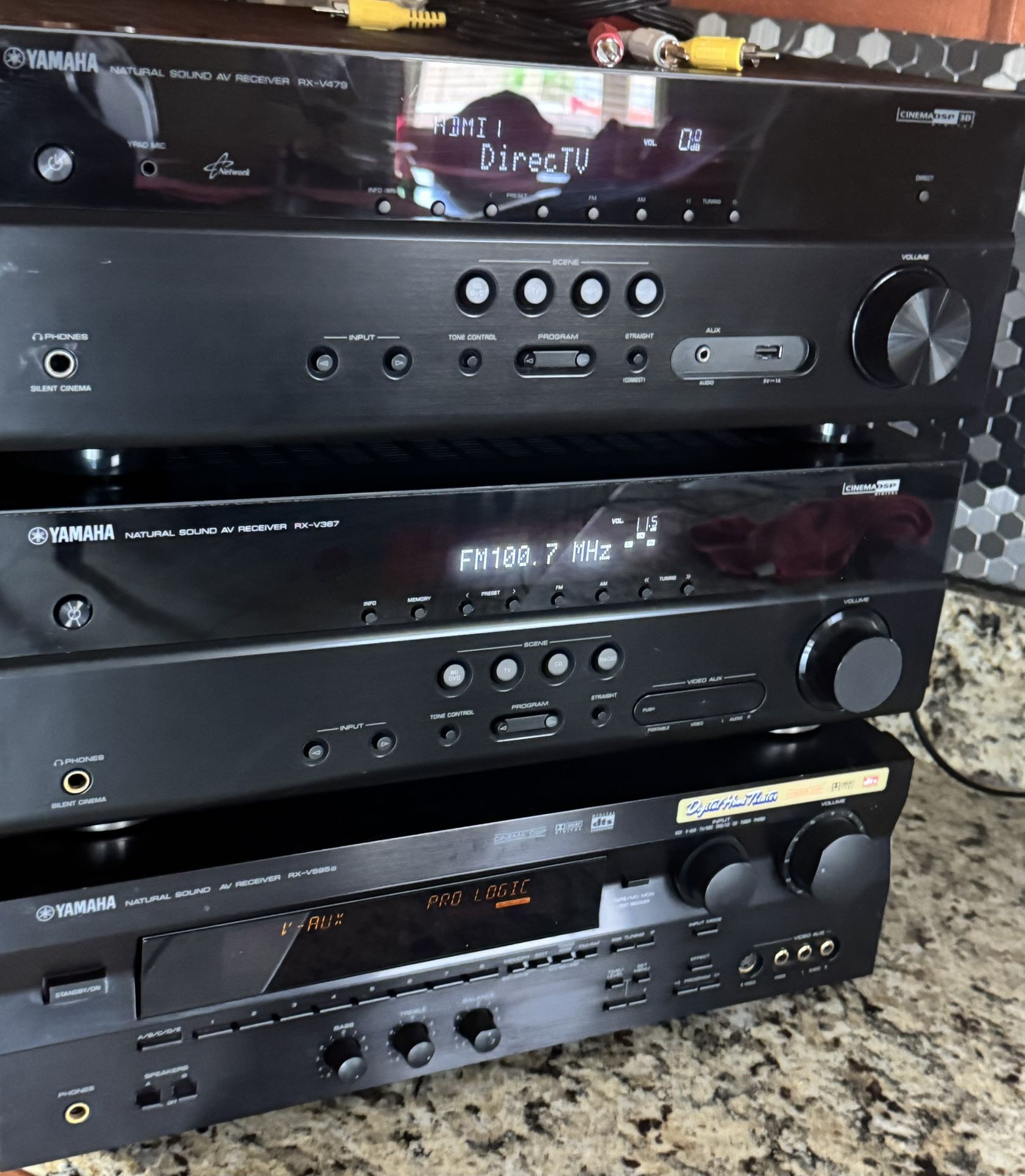 Yamaha sound system TV surround sound, AM/FM stereo 10 HDMI slots