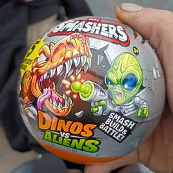 Zuru 5 Surprise Dinos vs Aliens
