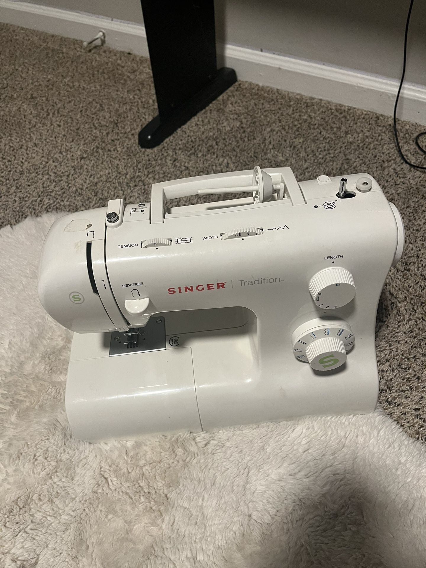 Portable Singer Sewing Machine