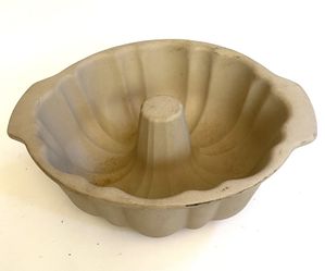 The Pampered Chef Bundt Pan Heritage Collection