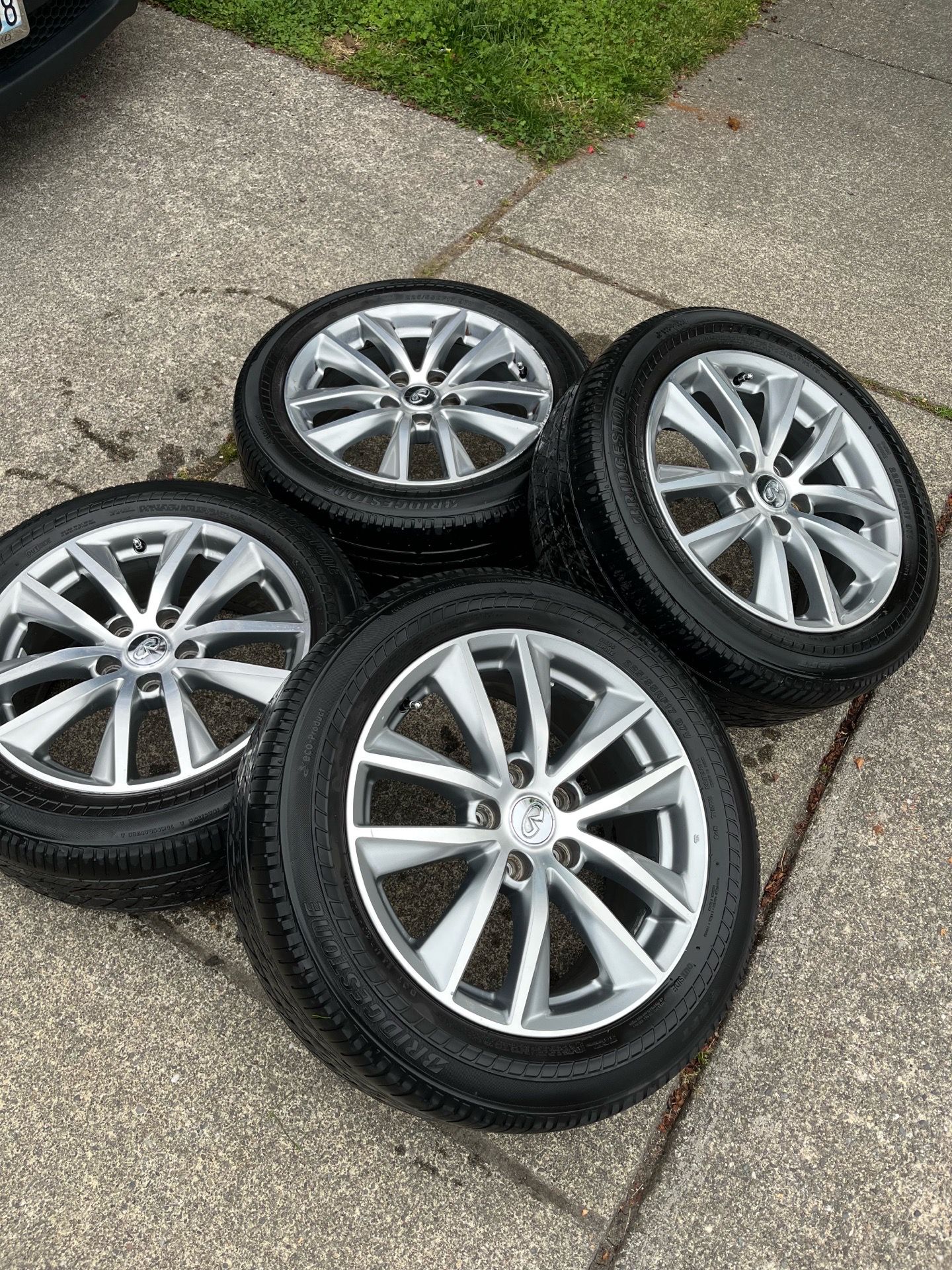 Wheels / rims / tires