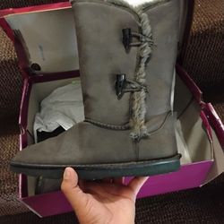 Women's Sonoma Boots Size 8