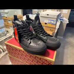 Men’s New Vans Snow Boots Size Available 10 And 10.5