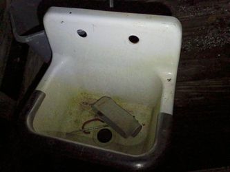 Cast iron porcelain sink