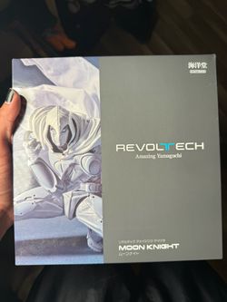 Revoltech Amazing Yamaguchi Moon Knight Figure