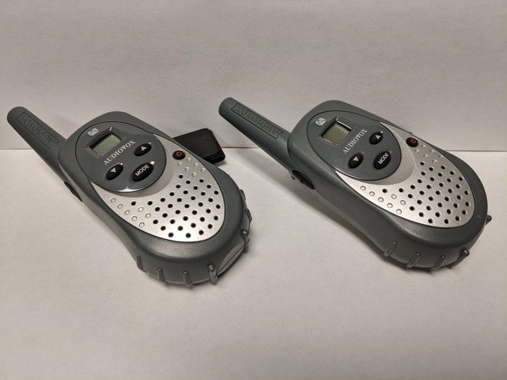 Audiovox Walkie Talkie GMRS120-2 Handheld Battery Operated Radio New W/O Box.