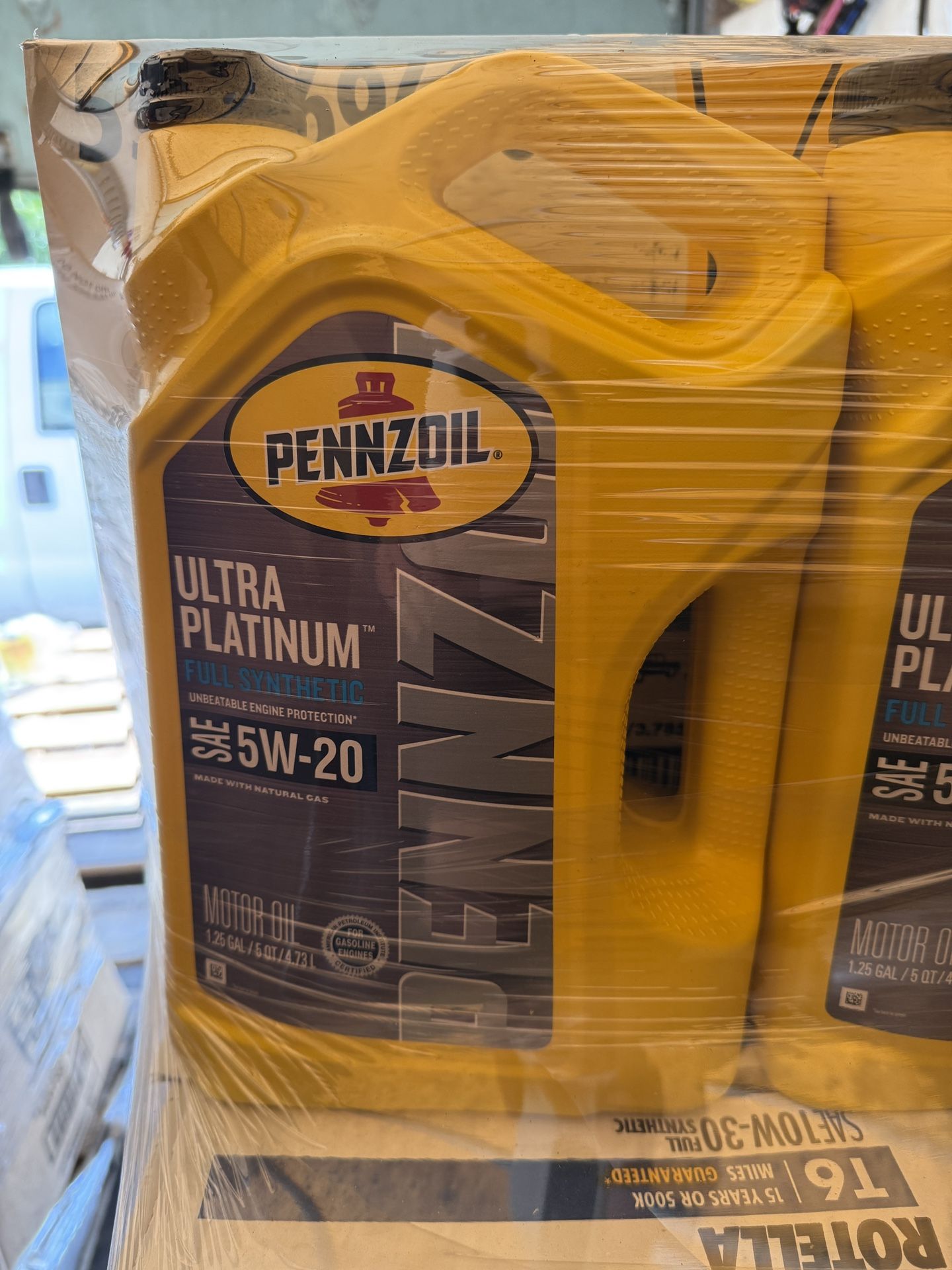 Pennzoil Ultra Premium Full Synthetic 5w-20 motor oil