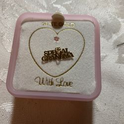 Vintage 14kt Gold Special Grandma Pendant 