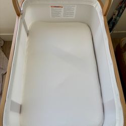 Cradlewise Smart Crib (Bassinet + Crib) – Automatic Soothing, Like New