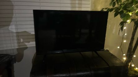 Vizio 32” SMART TV