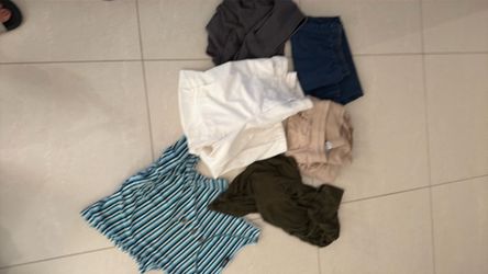 Women’s clothes. Free pick up, $0