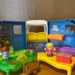 Fisher Price Little People RV 2 People & Dog