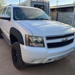 Chevy Suburban 4x4