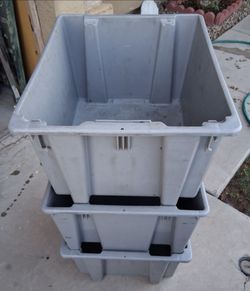 Rubbermaid totes