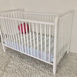 Jenny Lind Spindle Crib 